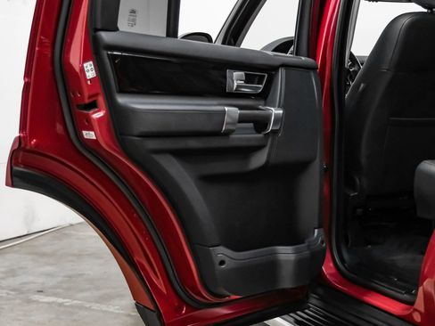 Used 2016 Land Rover LR4 HSE Silver Edition image 38