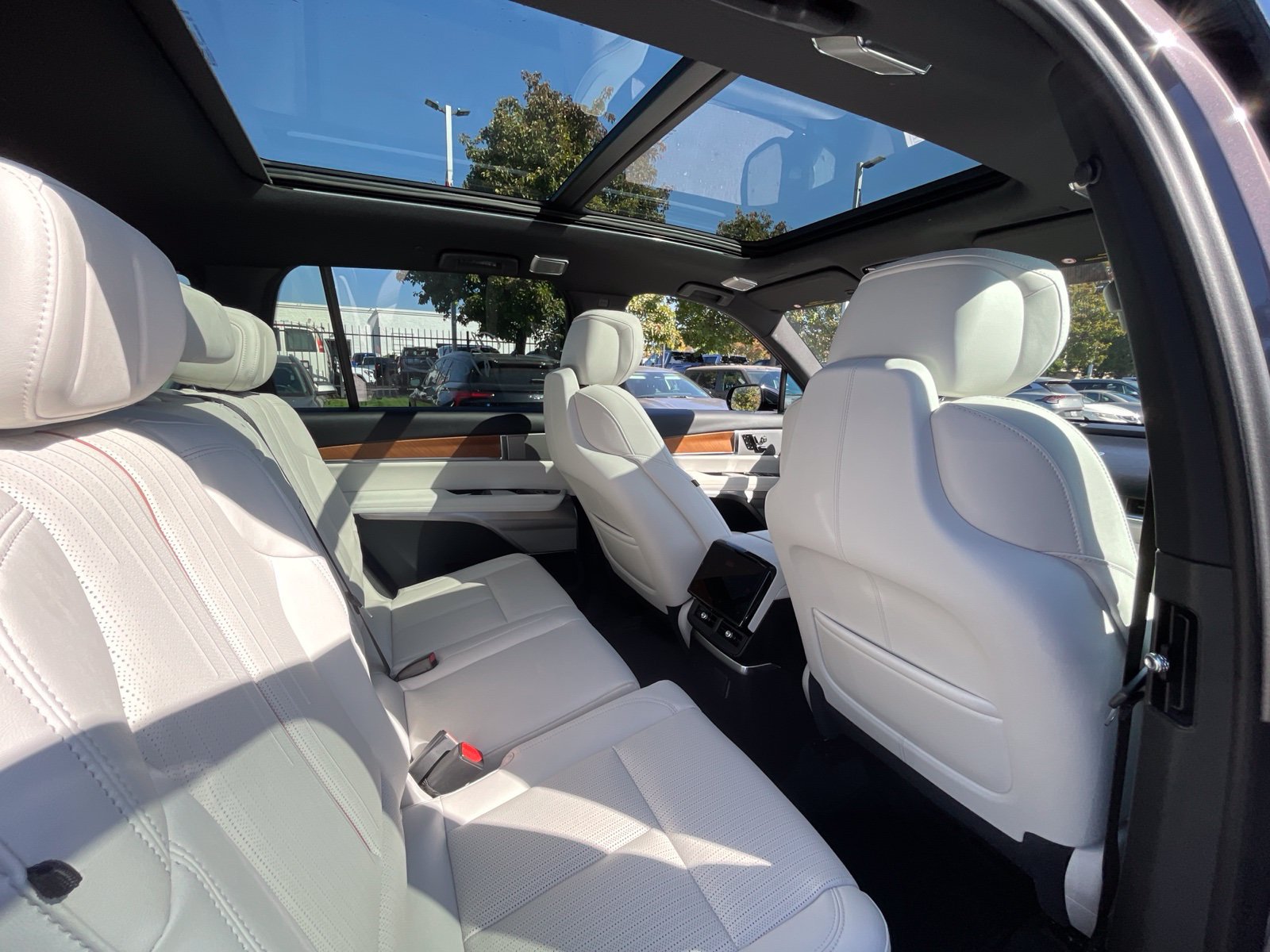 Certified 2026 Cadillac Vistiq Luxury AWD/4WD image 4