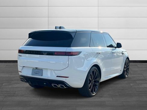 Used 2026 Land Rover Range Rover Sport Dynamic SE AWD/4WD image 5