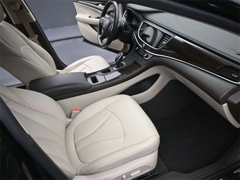 Used 2017 Buick LaCrosse Preferred image 17