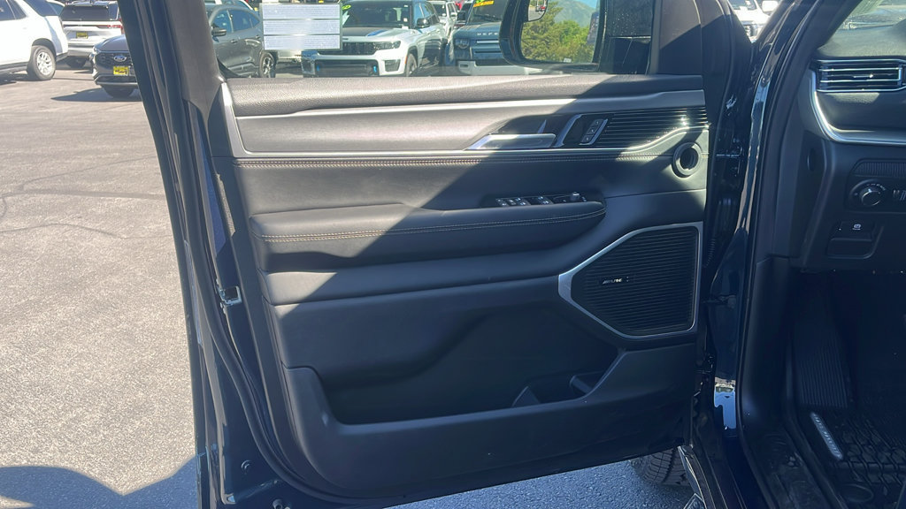New 2026 Jeep Grand Wagoneer 4WD image 9