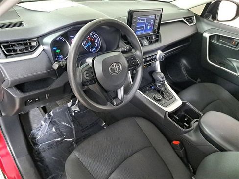 Used 2022 Toyota RAV4 LE image 18