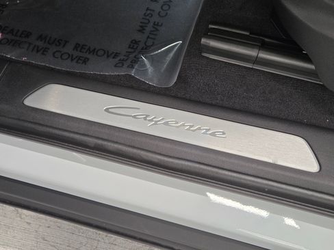 New 2026 Porsche Cayenne Coupe AWD/4WD image 17