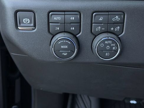 New 2026 Chevrolet Silverado 1500 LT Trail Boss w/ LT Trail Boss Premium Package AWD/4WD image 18