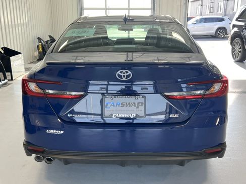 Used 2026 Toyota Camry SE FWD image 4