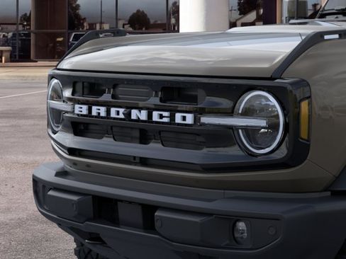 New 2026 Ford Bronco Outer Banks w/ Sasquatch Package AWD/4WD image 18