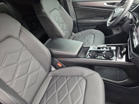 New 2026 Volkswagen Atlas Cross Sport SE FWD image 13