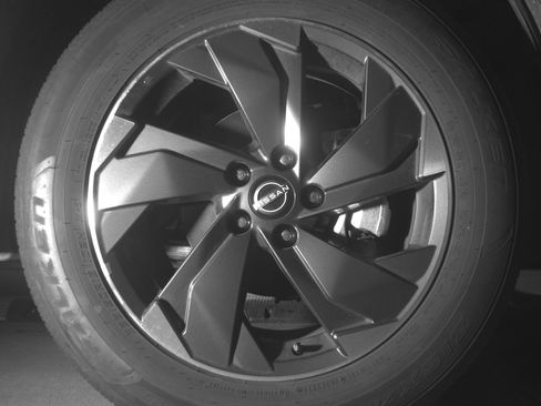 Used 2025 Nissan Rogue SV image 13