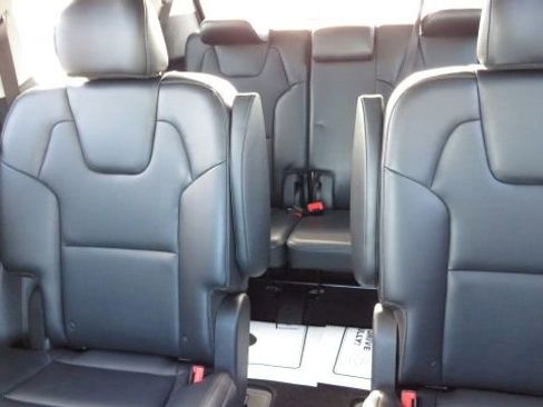 Used 2024 Kia Telluride S w/ S Sunroof Package image 8