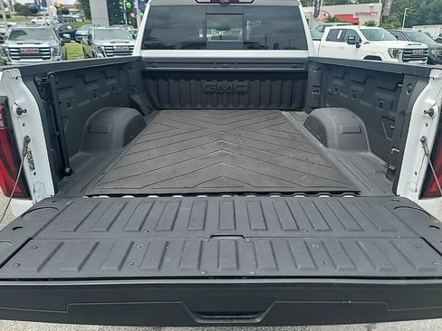 Used 2025 GMC Sierra 2500 Denali w/ Technology Package AWD/4WD image 6