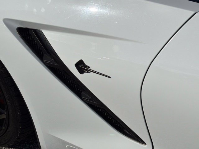 Used 2015 Chevrolet Corvette Stingray Coupe RWD image 16