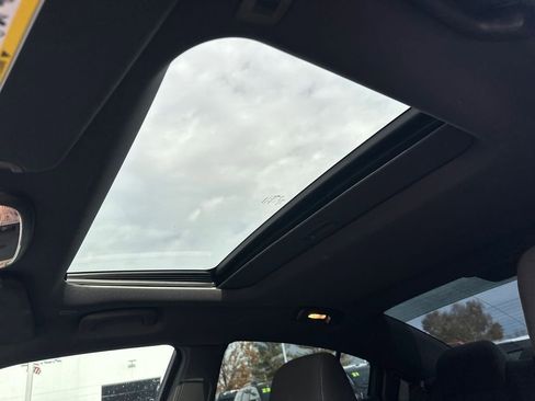 Used 2023 Dodge Charger R/T w/ Harman/Kardon Audio Group image 30