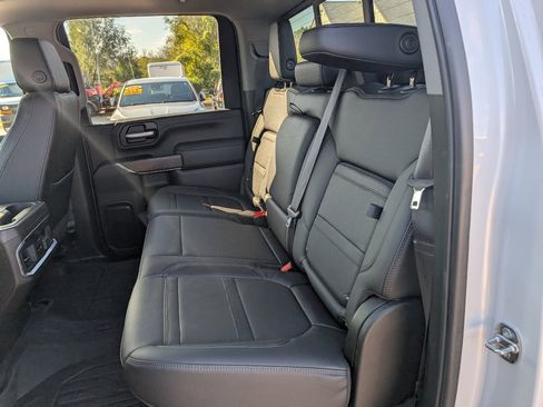 Used 2022 GMC Sierra 2500 Denali w/ Denali Ultimate Package image 12