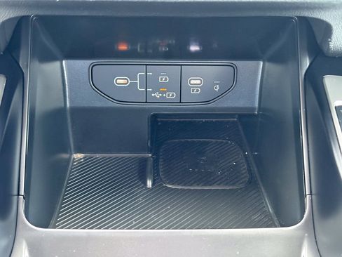 Certified 2025 Kia Sorento S w/ Panoramic Sunroof Package FWD image 29