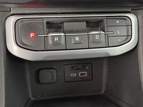 Used 2023 GMC Acadia SLT w/ Technology Package AWD/4WD image 28