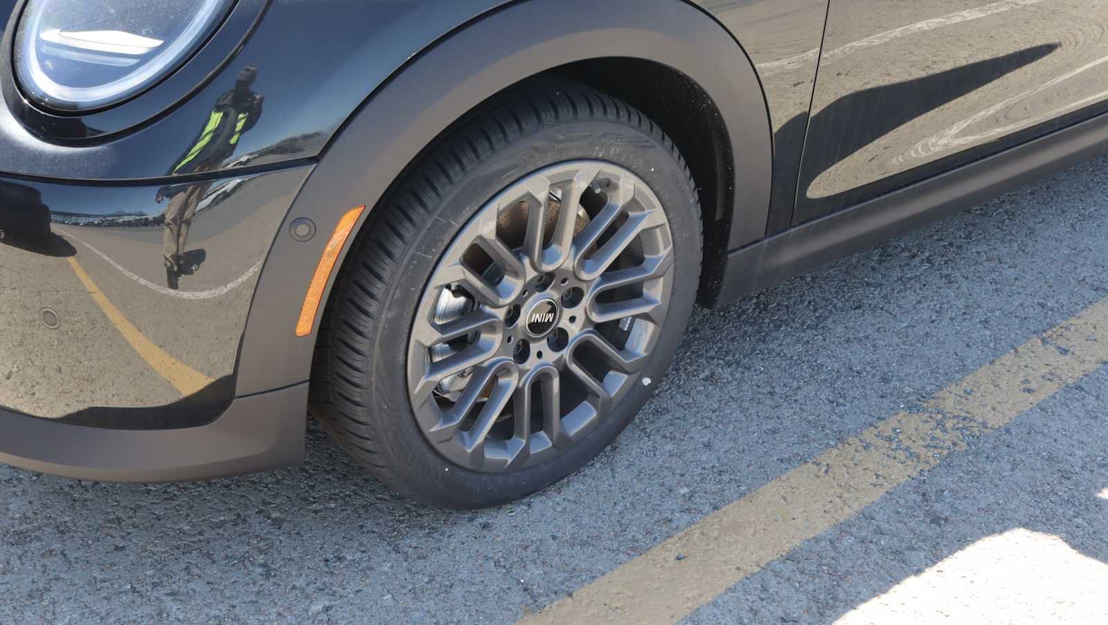 New 2026 MINI Cooper 2-Door Hardtop FWD image 2