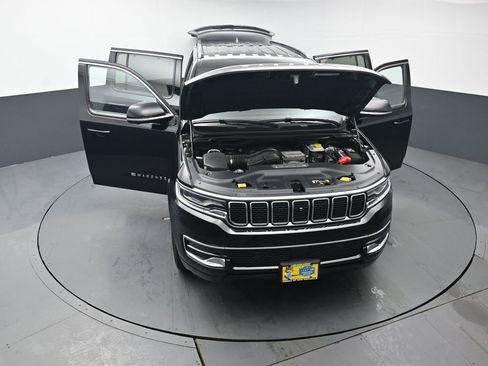 Used 2023 Jeep Wagoneer 4WD w/ Convenience Group I image 55