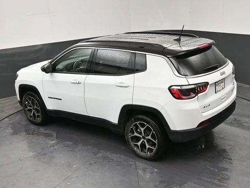 Used 2025 Jeep Compass Limited AWD/4WD image 23