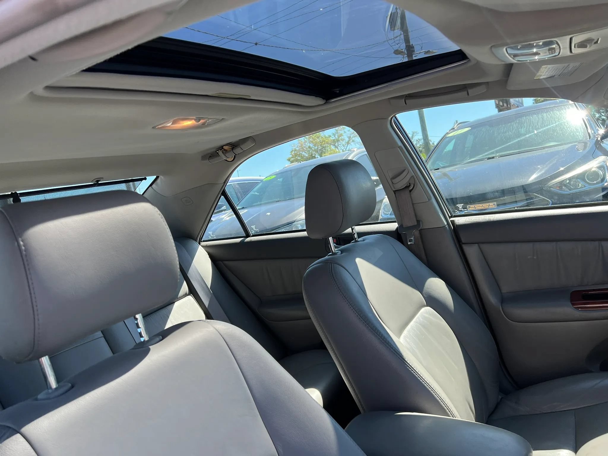 Used 2005 Toyota Camry XLE w/ VSC & Side Airbag Pkg FWD image 18