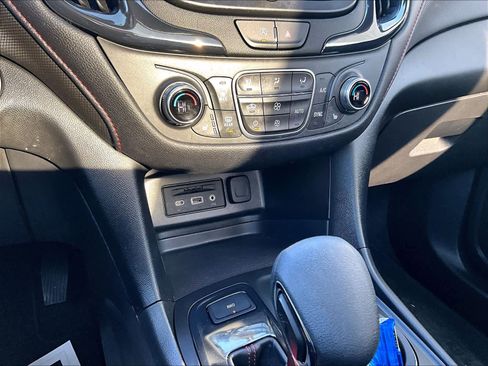 Used 2022 Chevrolet Equinox RS w/ RS Leather Package image 26