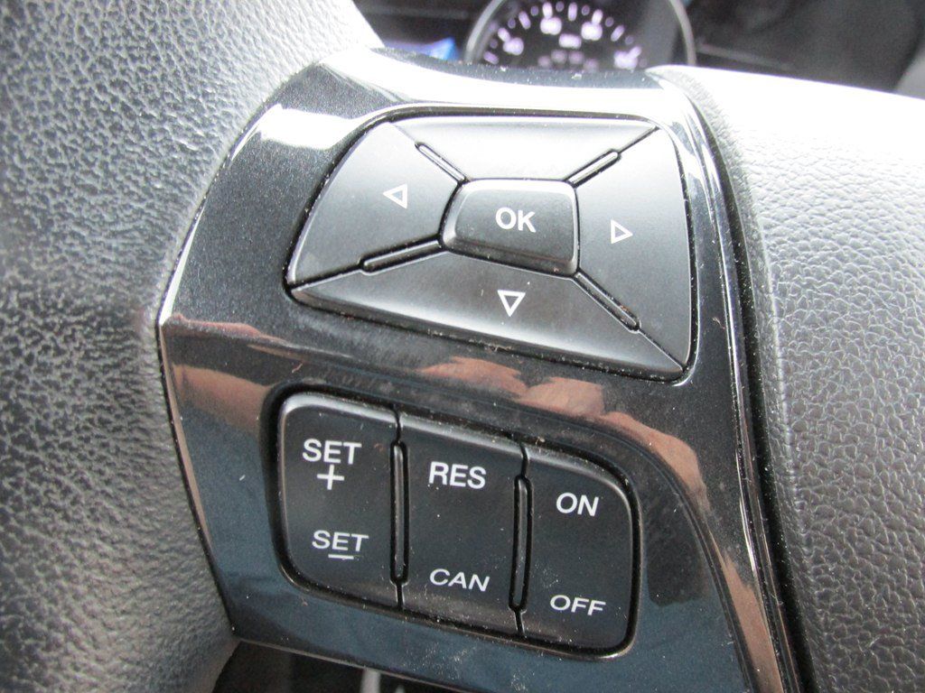Used 2017 Ford Explorer XLT w/ Equipment Group 201A FWD image 15