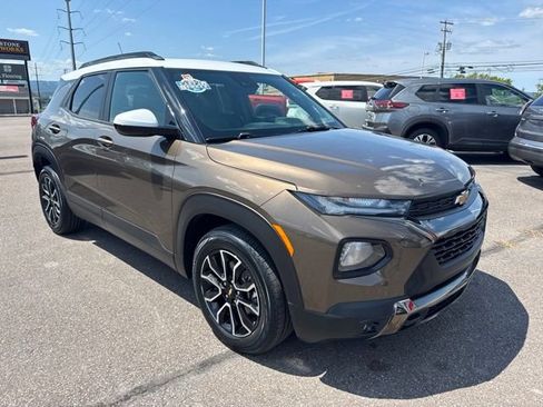 Used 2022 Chevrolet TrailBlazer ACTIV w/ Sun and Liftgate Package FWD image 3