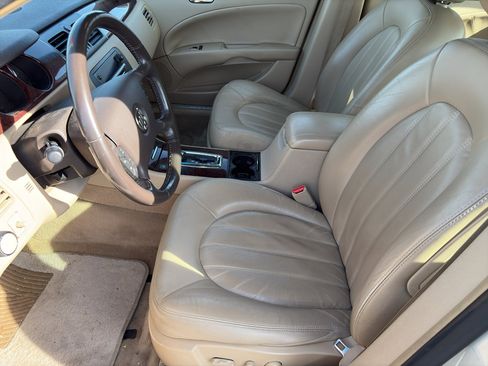 Used 2011 Buick Lucerne CXL image 2