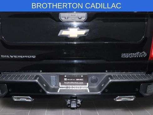 Used 2023 Chevrolet Silverado 1500 High Country w/ Technology Package AWD/4WD image 17