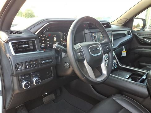 Used 2024 GMC Yukon XL Denali AWD/4WD image 18