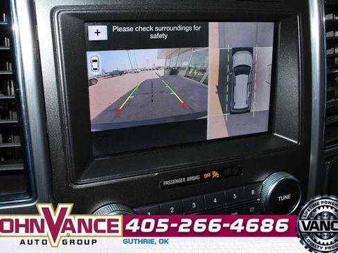 Used 2019 Ford Expedition Platinum image 40