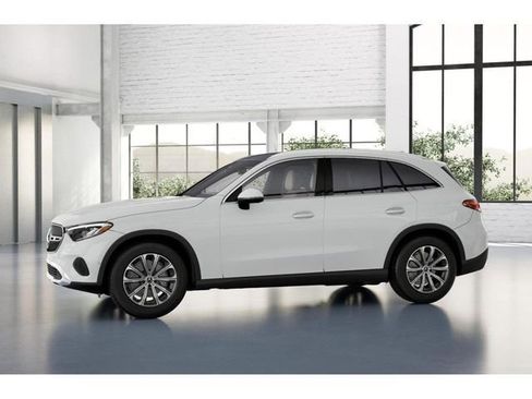 Used 2026 Mercedes-Benz GLC 300 4MATIC image 36