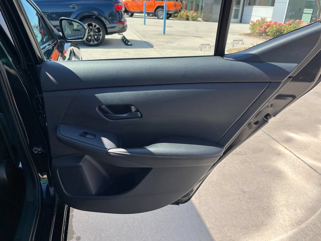 Used 2025 Nissan Sentra SV FWD image 25