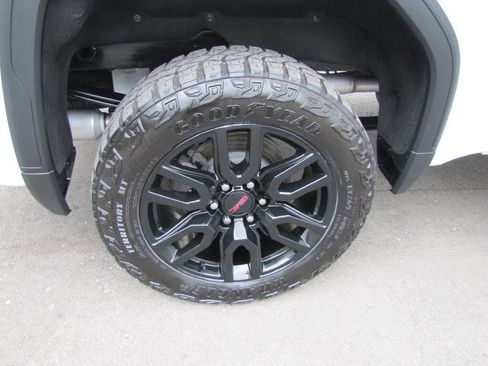 Used 2021 GMC Sierra 1500 AT4 image 35