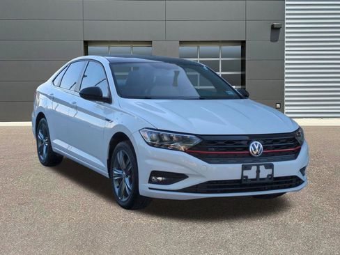 Used 2019 Volkswagen Jetta R-Line FWD image 1