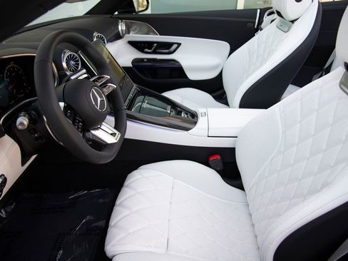 New 2026 Mercedes-Benz SL 63 AMG 4MATIC image 12