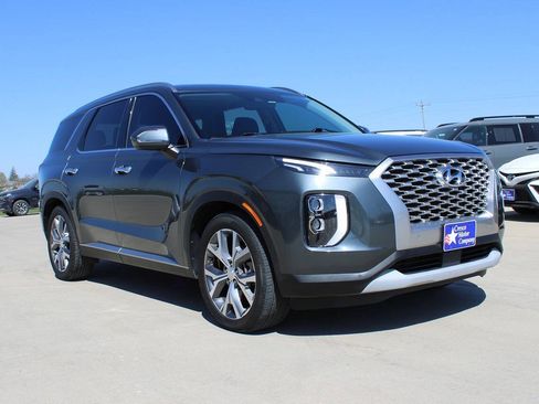 Used 2022 Hyundai Palisade SEL w/ Premium Package AWD/4WD image 3