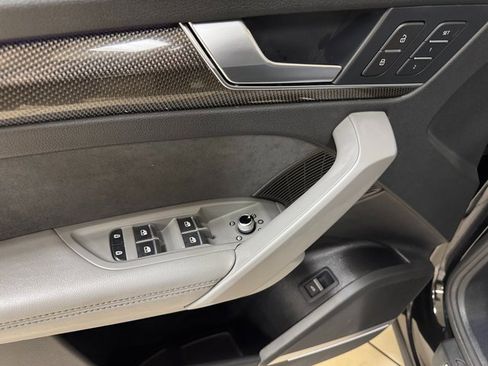 Used 2025 Audi SQ5 Premium Plus w/ Premium Plus Package image 7