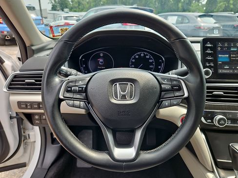 Used 2018 Honda Accord Touring image 21