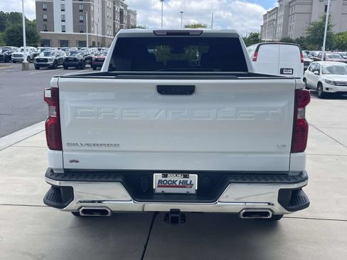 Used 2022 Chevrolet Silverado 1500 LT AWD/4WD image 8