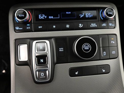 Used 2024 Hyundai Palisade SEL FWD image 13