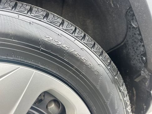 Used 2021 Toyota RAV4 LE image 27