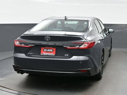 Used 2025 Toyota Camry SE FWD image 5