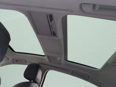 Used 2019 Audi A8 L 3.0T w/ Luxury Package image 18