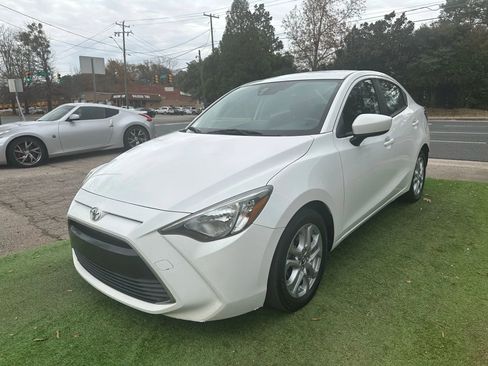 Used 2018 Toyota Yaris iA image 3