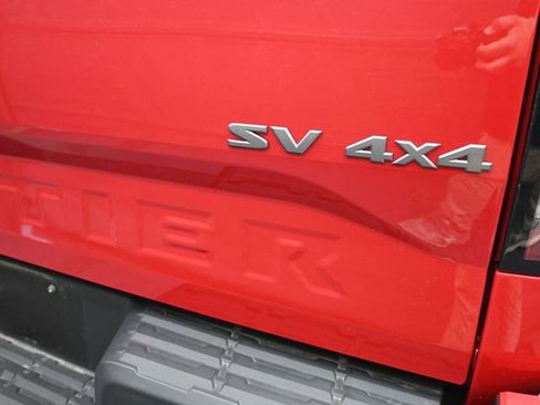 Used 2022 Nissan Frontier SV w/ SV Premium Package image 11