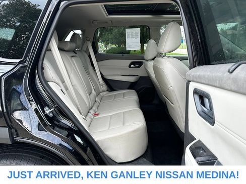 Certified 2023 Nissan Rogue SV w/ SV Premium B Package AWD/4WD image 19