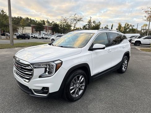 Used 2024 GMC Terrain SLT image 7