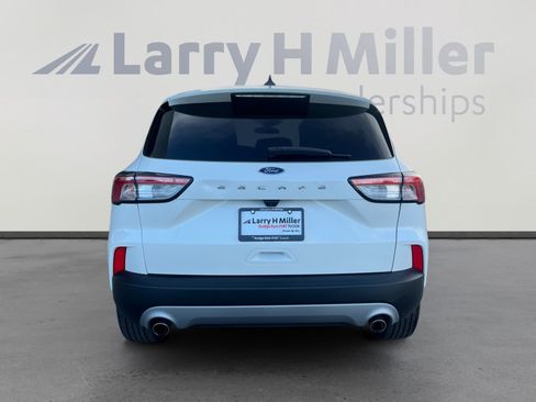 Used 2020 Ford Escape SE image 4