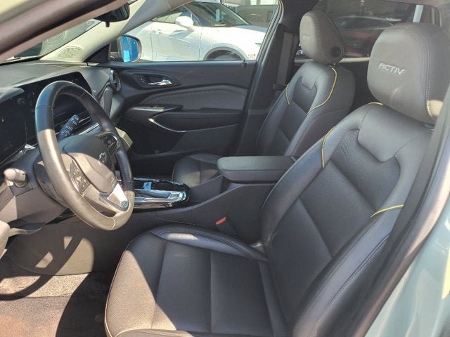 Used 2025 Chevrolet Trax ACTIV w/ Sunroof Package FWD image 9