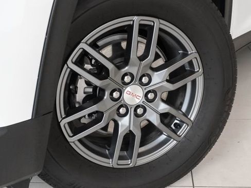 Used 2025 GMC Acadia Elevation image 2